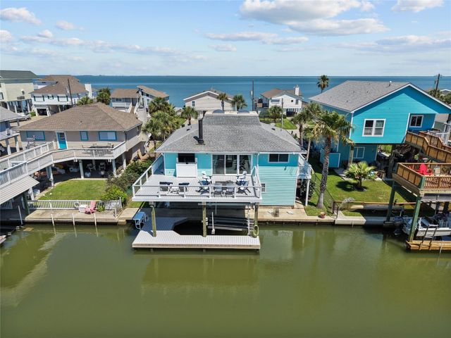 21815 Guadalupe Drive, Galveston, TX 77554