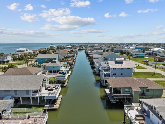 21815 Guadalupe Drive, Galveston, TX 77554