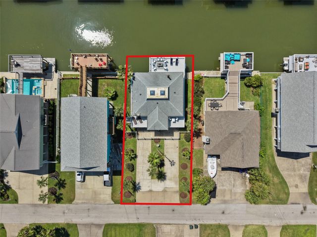 21815 Guadalupe Drive, Galveston, TX 77554