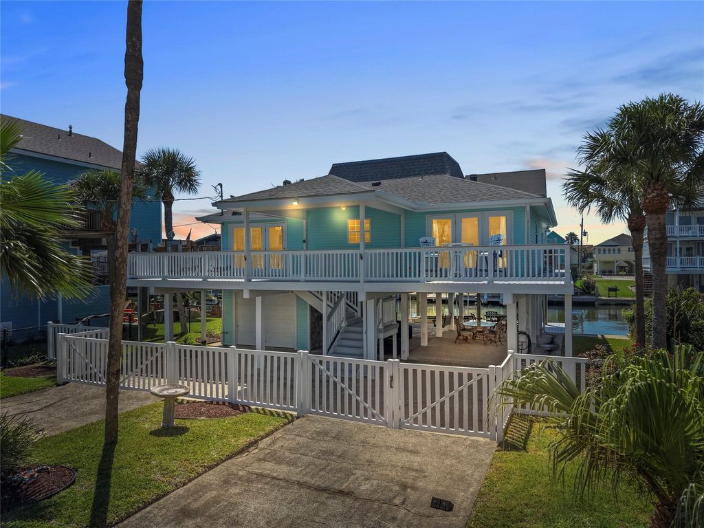 21815 Guadalupe Drive, Galveston, TX 77554