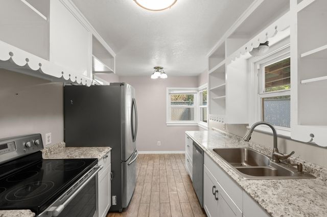 1611 Cloverlawn Drive, Grants Pass, OR 97527