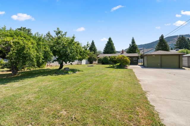 1611 Cloverlawn Drive, Grants Pass, OR 97527