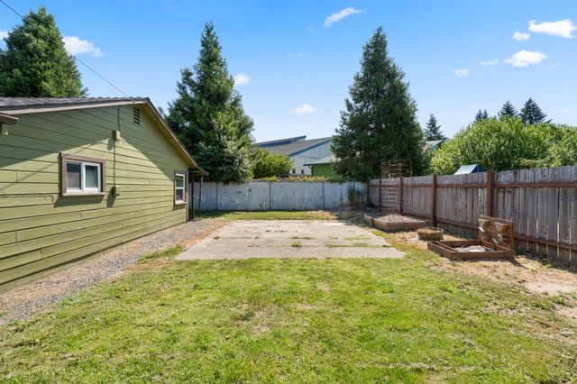1611 Cloverlawn Drive, Grants Pass, OR 97527