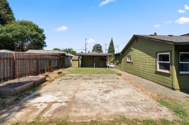 1611 Cloverlawn Drive, Grants Pass, OR 97527