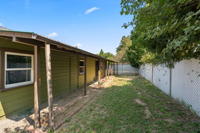 1611 Cloverlawn Drive, Grants Pass, OR 97527