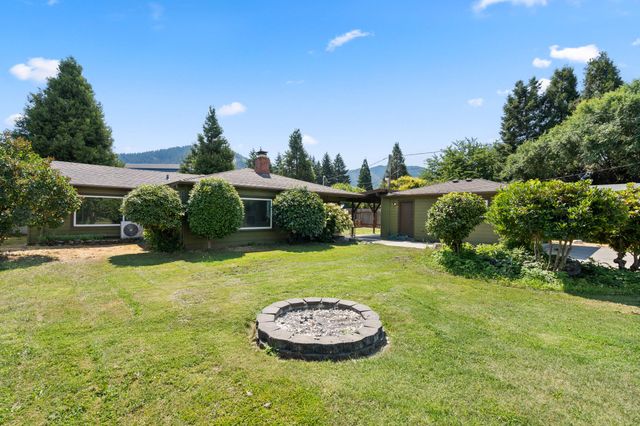 1611 Cloverlawn Drive, Grants Pass, OR 97527