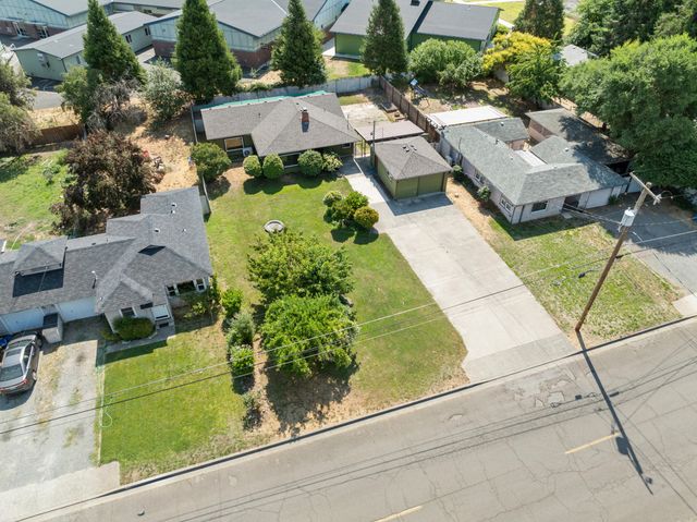1611 Cloverlawn Drive, Grants Pass, OR 97527