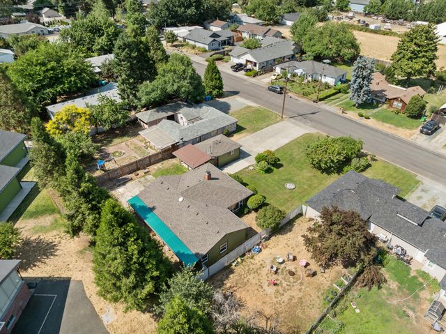 1611 Cloverlawn Drive, Grants Pass, OR 97527