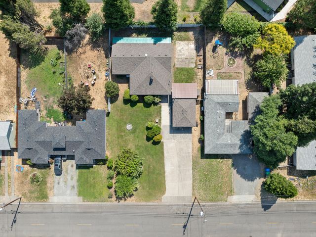 1611 Cloverlawn Drive, Grants Pass, OR 97527
