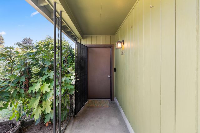 1611 Cloverlawn Drive, Grants Pass, OR 97527