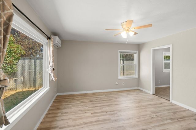 1611 Cloverlawn Drive, Grants Pass, OR 97527