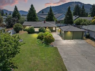 1611 Cloverlawn Drive, Grants Pass, OR 97527