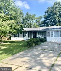 4227 FAIRGLEN DR, Alexandria, VA 22309