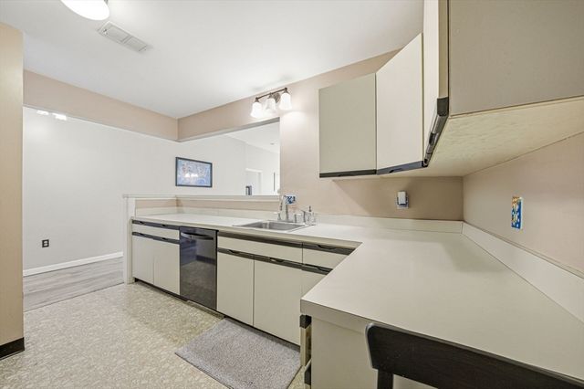 90 Sea 107, Weymouth, MA 02191