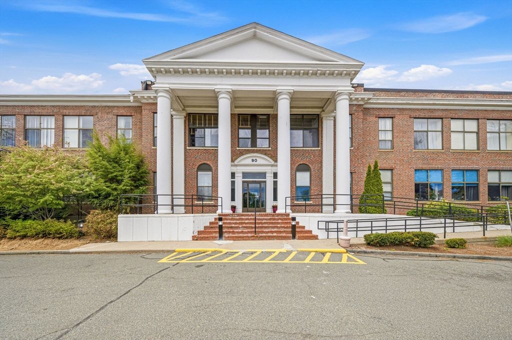 90 Sea 107, Weymouth, MA 02191