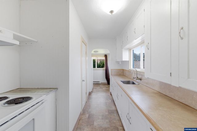 800 Oakhill Av SE, Salem, OR 97302