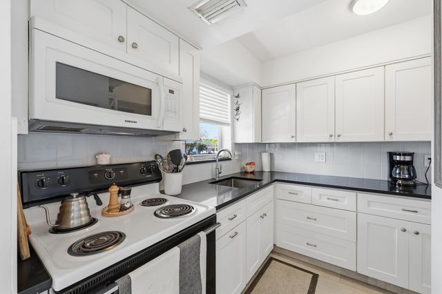 18081 SE Country Club Drive 6-60, Jupiter, FL 33469