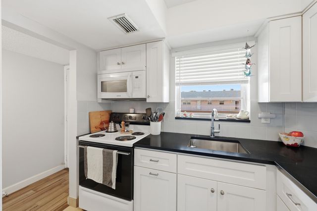 18081 SE Country Club Drive 6-60, Jupiter, FL 33469