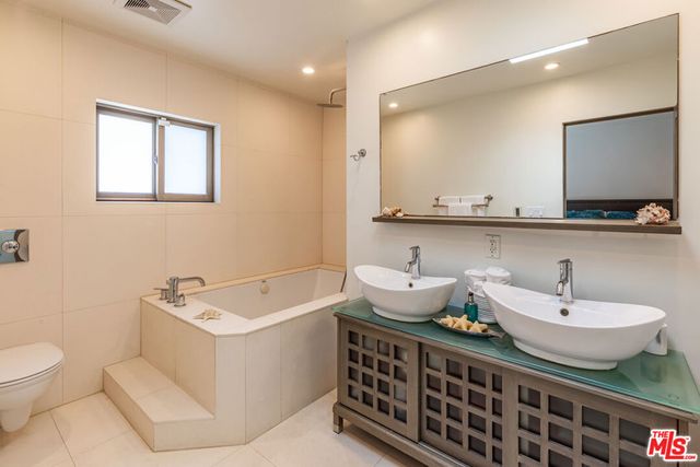 23018 Pacific Coast Highway, Malibu, CA 90265