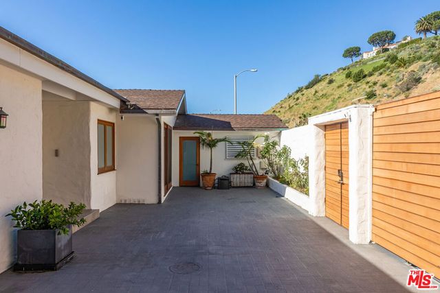 23018 Pacific Coast Highway, Malibu, CA 90265