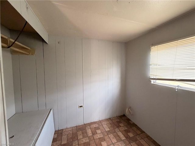 7897 Suncoast DR, North Fort Myers, FL 33917