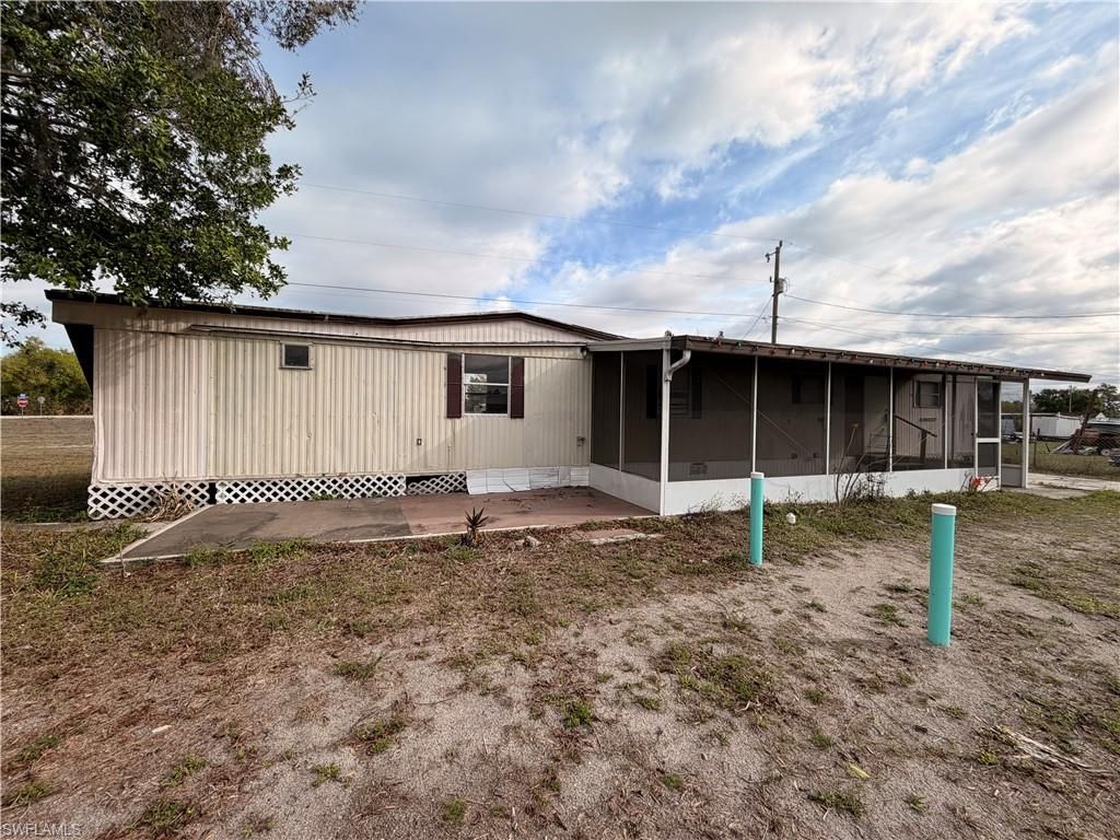 7897 Suncoast DR, North Fort Myers, FL 33917