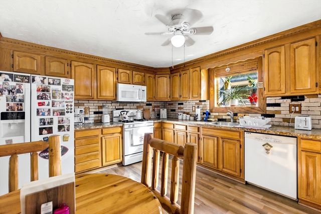 33 Quincy St, Holbrook, MA 02343