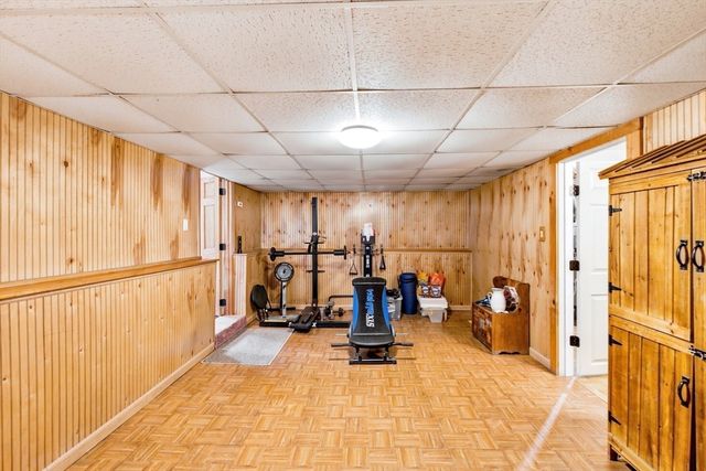 33 Quincy St, Holbrook, MA 02343