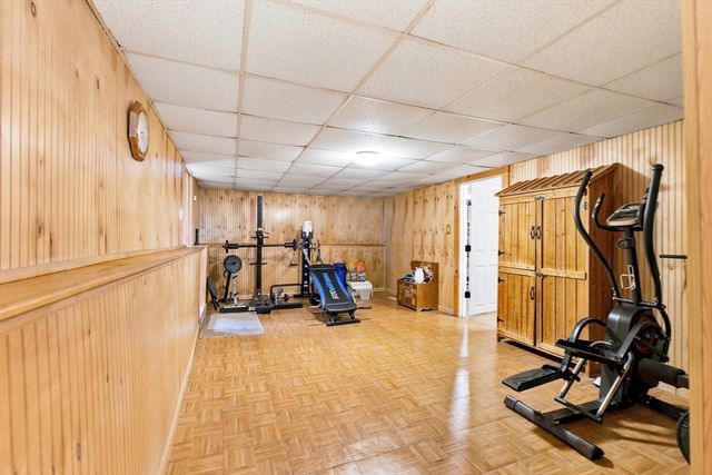 33 Quincy St, Holbrook, MA 02343