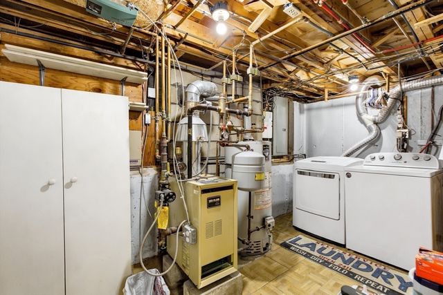 33 Quincy St, Holbrook, MA 02343