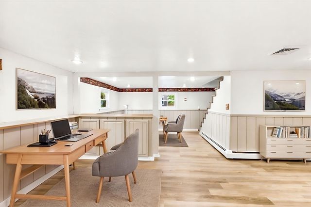 33 Quincy St, Holbrook, MA 02343