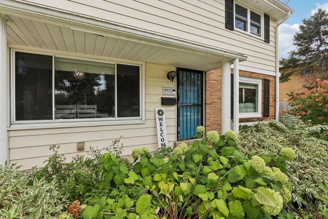 9035 W Morgan AVENUE, Milwaukee, WI 53228