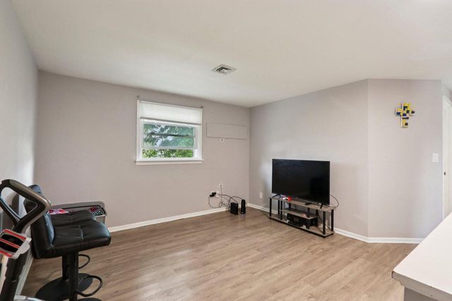 9035 W Morgan AVENUE, Milwaukee, WI 53228