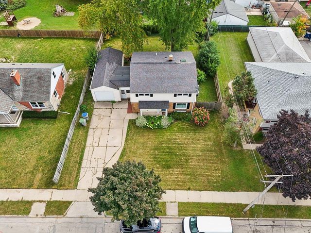 9035 W Morgan AVENUE, Milwaukee, WI 53228