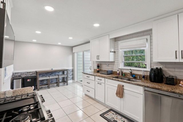 9035 W Morgan AVENUE, Milwaukee, WI 53228