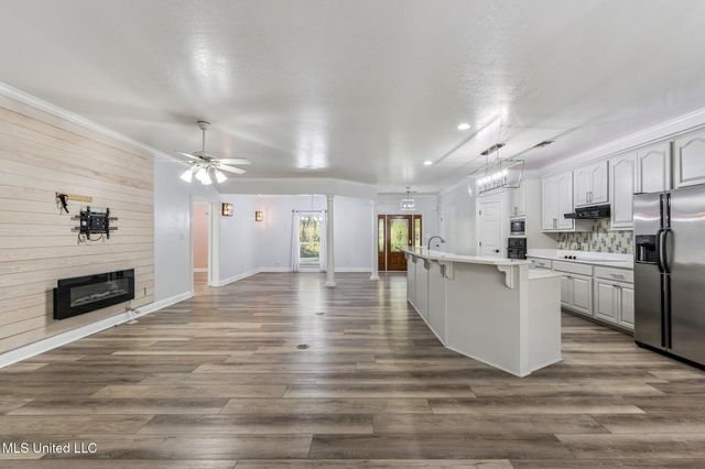 2938 Hickory Lane, Ocean Springs, MS 39564