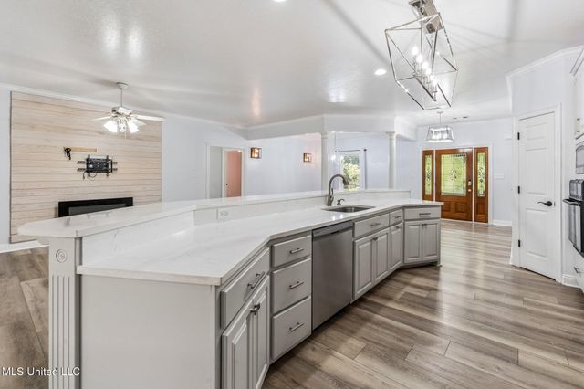 2938 Hickory Lane, Ocean Springs, MS 39564