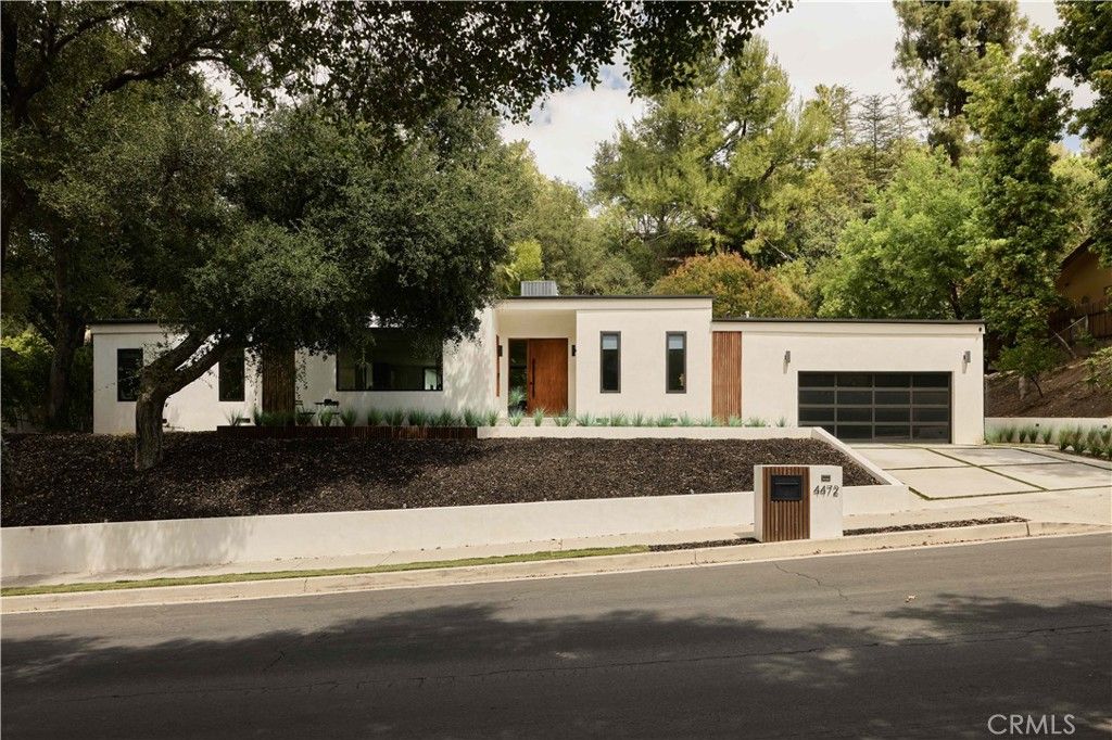 Image 1 of property listing at 4472 Louise Avenue, Encino, CA 91316