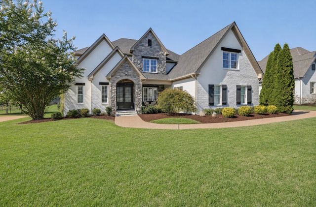 1244 Potter Ln, Gallatin, TN 37066