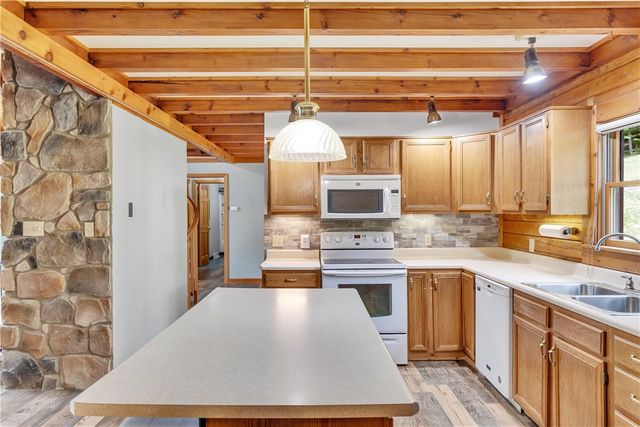 624 Squaw Run Rd, Wayne Twp, PA 16117