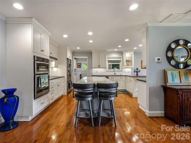 13 Ashley Road, Asheville, NC 28805