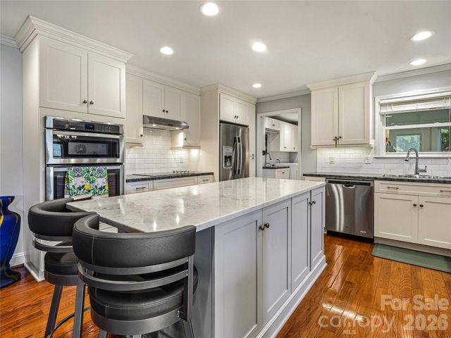 13 Ashley Road, Asheville, NC 28805