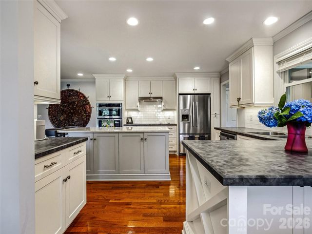 13 Ashley Road, Asheville, NC 28805