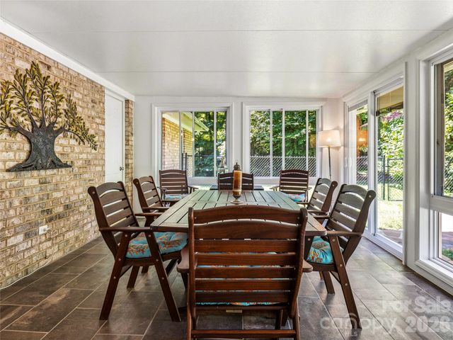 13 Ashley Road, Asheville, NC 28805
