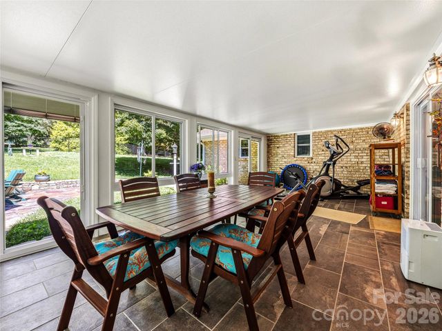 13 Ashley Road, Asheville, NC 28805