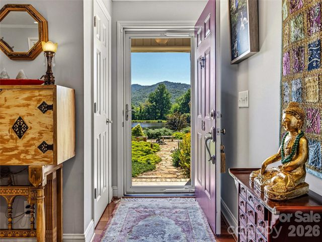 13 Ashley Road, Asheville, NC 28805