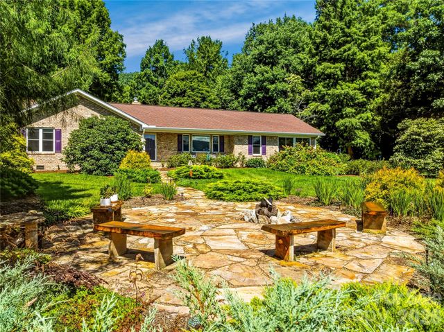 13 Ashley Road, Asheville, NC 28805