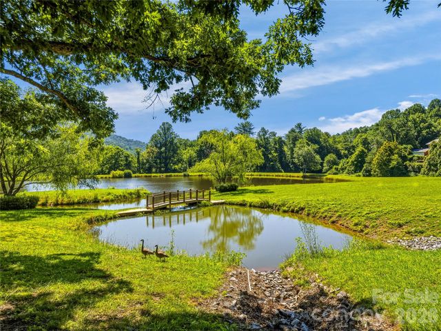 13 Ashley Road, Asheville, NC 28805