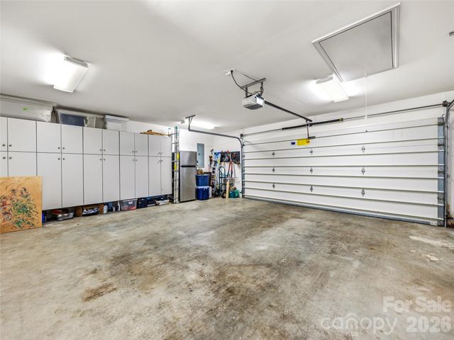 13 Ashley Road, Asheville, NC 28805