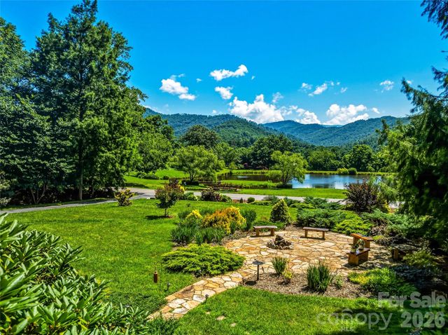 13 Ashley Road, Asheville, NC 28805
